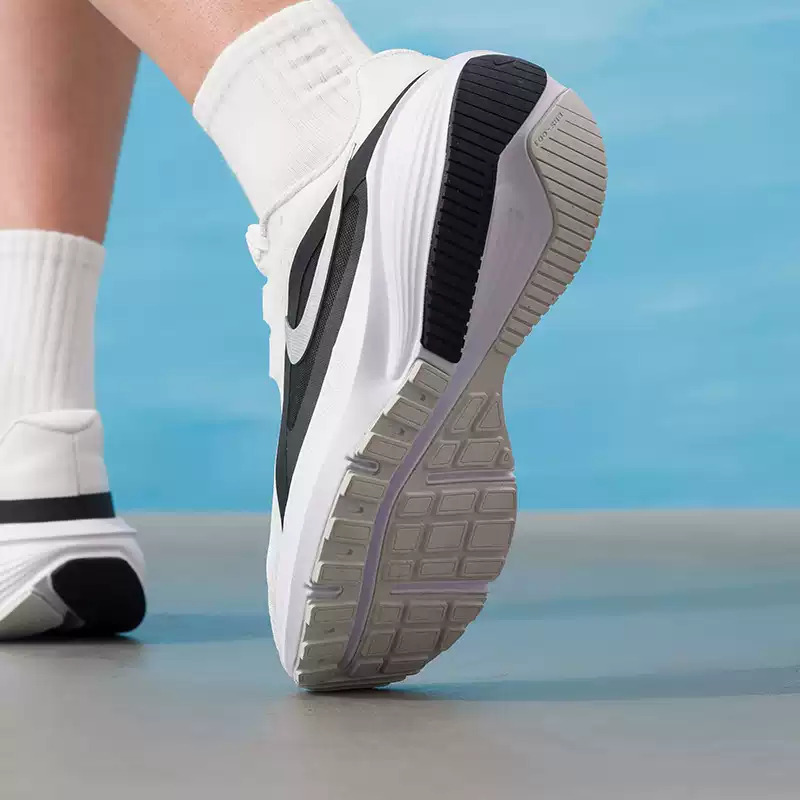 Мужские беговые кроссовки NIKE – обзор и цена Lightweight Road Running Shoes