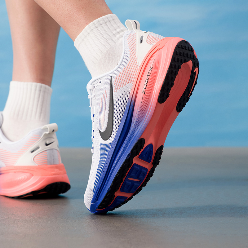 NIKE VOMERO 18 HM6803-114 – ор – обзор и цена Lightweight Road Running Shoes